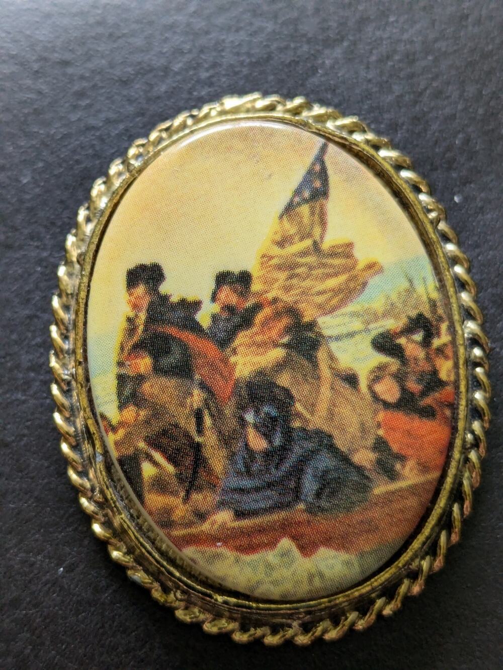 1976 Bicentennial Pin Brooch Washington crossing the Delaware in 1776